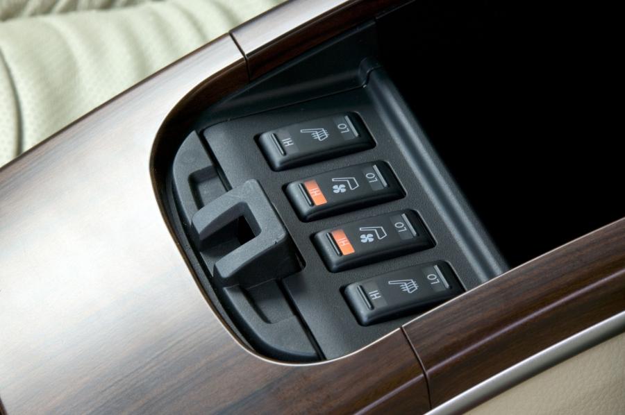  Nissan Teana 4x4 2010 года  (фото 29 из 70)